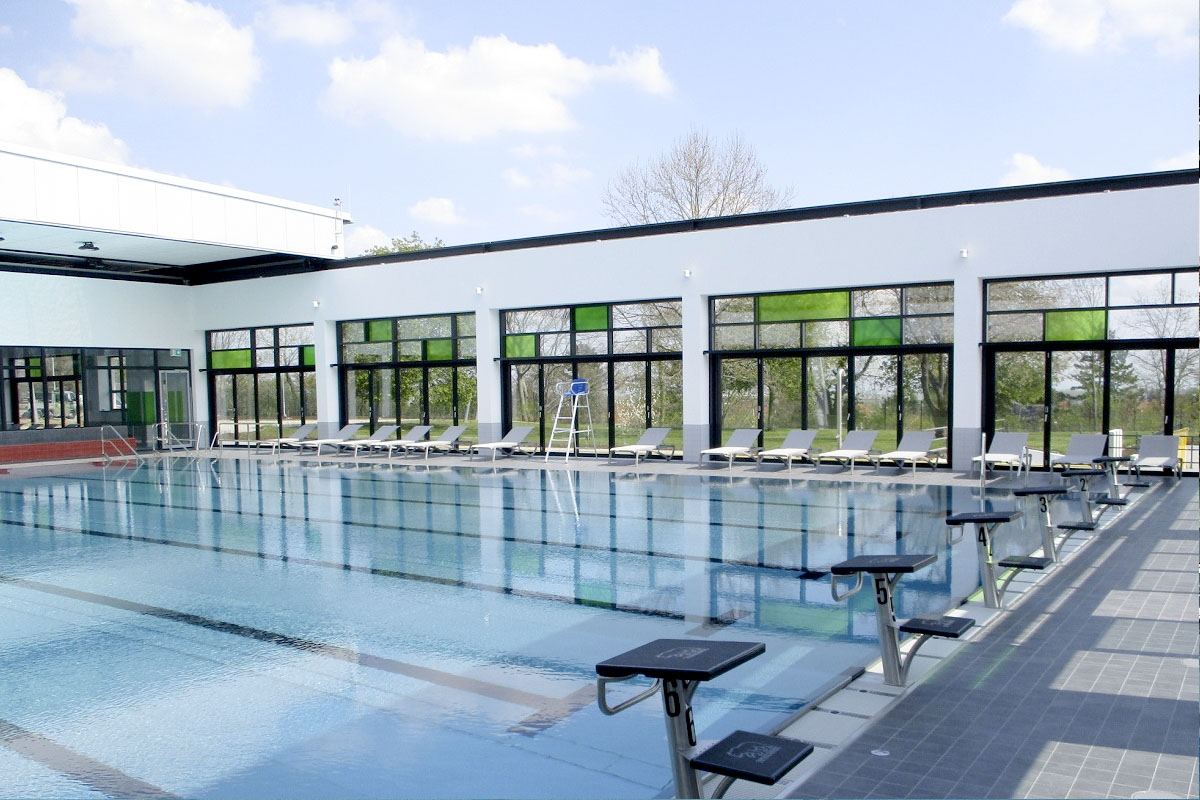 Allwetterbad mit Cabriodach, Grünstadt